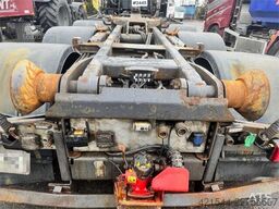 Mercedes-Benz Arocs 3258 Tridem Snow Plough-Equipped Hooklift Tr