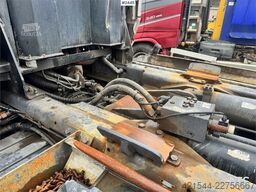 Mercedes-Benz Arocs 3258 Tridem Snow Plough-Equipped Hooklift Tr