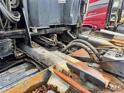 Mercedes-Benz Arocs 3258 Tridem Snow Plough-Equipped Hooklift Tr