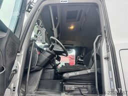 Mercedes-Benz Arocs 3258 Tridem Snow Plough-Equipped Hooklift Tr