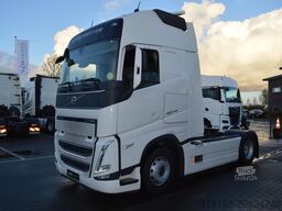 VOLVO FH 460 Globetrotter XL i-Save SideSkirts