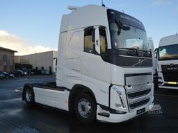 VOLVO FH 460 Globetrotter XL i-Save SideSkirts