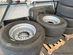 diversen 16x 385/65-R22.5 on rims