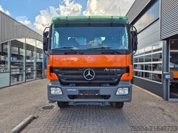 Mercedes-Benz Actros 3241 8X4 Containersysteem/ 20T HMF crane...