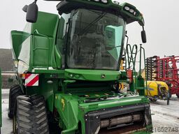 John Deere S690i