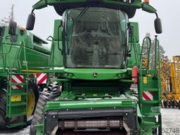 John Deere S690i