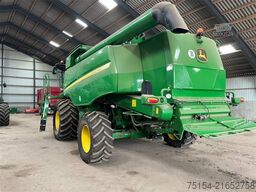 John Deere T670