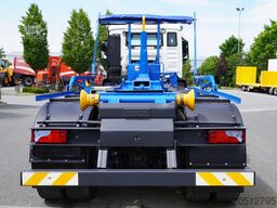 MAN TGS 35.400 8×4 HYVA LIFT 32.56 SE hooklift