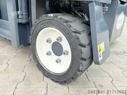 Combilift CB3000 / TRIPLEX 4900MM / FREE LIFT