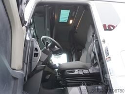 MAN TGX 18.510 4×2 tractor unit / Sleeper ca