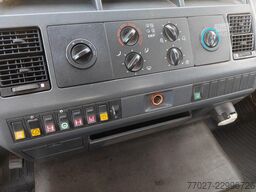 MAN L2000 4x4 10.220 + Army Shelter container