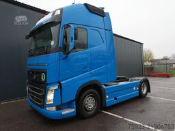 Volvo FH 480 LNG Globetrotter tractor unit