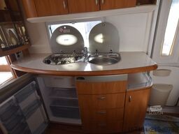HOBBY Excellent 440 SF mit Vorzelt