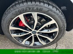 PORSCHE Macan Turbo 3,6L V6 PANO/BOSE/CARBON/ALCANTARA