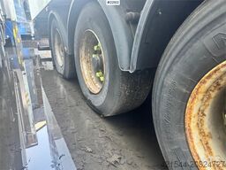 HFR box semi-trailer with refrigeration/freezer unit