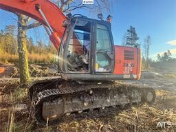 Hitachi ZX225USRLC-3 crawler excavator with rototilt and 2