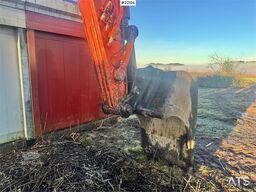 Hitachi ZX225USRLC-3 crawler excavator with rototilt and 2