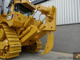 Caterpillar D8T
