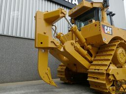 Caterpillar D8T