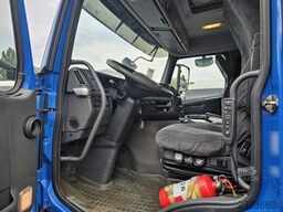 Volvo FM330 6x2 FRIGOBLOCK Multizone Lift/Lenk
