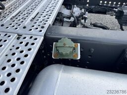 Mercedes-Benz 1851 LS Actros Gigaspace Retarder Standklima PTO