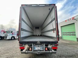 Renault T380 VF611M165MD003883, 388567 km, CARRIER, NAV...