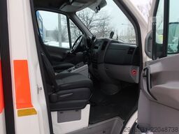 MERCEDES-BENZ Nr.A28 Sprinter 516 CDI 4X4 RTW 1.Hand / SHZ