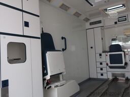 MERCEDES-BENZ Nr.A28 Sprinter 516 CDI 4X4 RTW 1.Hand / SHZ
