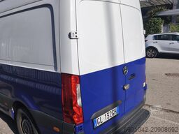 Mercedes-Benz Sprinter 311