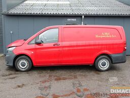 Mercedes-Benz VITO schade auto - voorschade - rood - trekhaak...