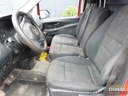 Mercedes-Benz VITO schade auto - voorschade - rood - trekhaak...