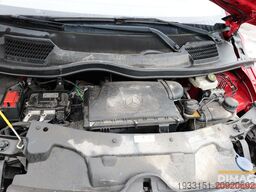 Mercedes-Benz VITO schade auto - voorschade - rood - trekhaak...