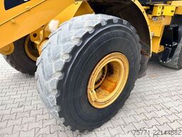 Caterpillar 962M  ŁADOWARKA KOŁOWA