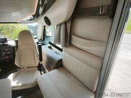 MOBILVETTA K-Silver I 59, Längsbetten, Solar, Klima, TV,