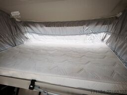 MOBILVETTA K-Silver I 59, Längsbetten, Solar, Klima, TV,