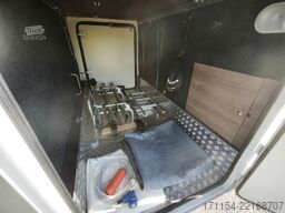 MOBILVETTA K-Silver I 59, Längsbetten, Solar, Klima, TV,
