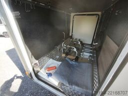 MOBILVETTA K-Silver I 59, Längsbetten, Solar, Klima, TV,