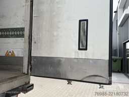 Schmitz Cargobull Tiefkühler Standard Trennwand Ladebordwand