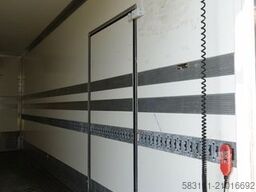 RENAULT D 250 / CH?ODNIA - 6,7 m / THERMO KING T 600R /