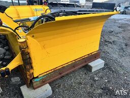 Vama EAU4800K folding wing plow for truck