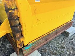 Vama EAU4800K folding wing plow for truck