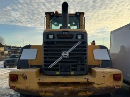 Volvo L110F wheel loader with bucket