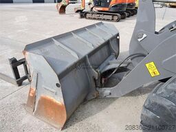 VOLVO L35G + Fork-German