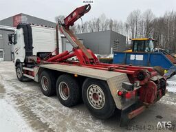 Volvo FH16 tridem hook loader with Joab hook with articu