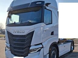IVECO AS440S58 T/FP - ADR