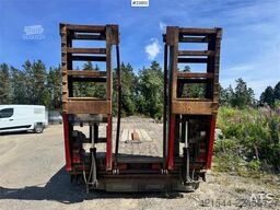McCauley MAC machinery trailer with hydraulic loading ramps