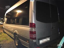Mercedes-Benz Sprinter 518 w/ 17 seats. Eu-approved.