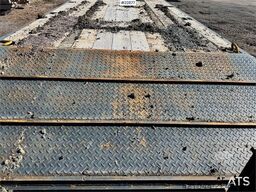 NC machinery trailer with manual loading ramps