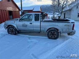 Nissan king cap pickup 4x4 repair object