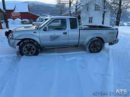 Nissan king cap pickup 4x4 repair object